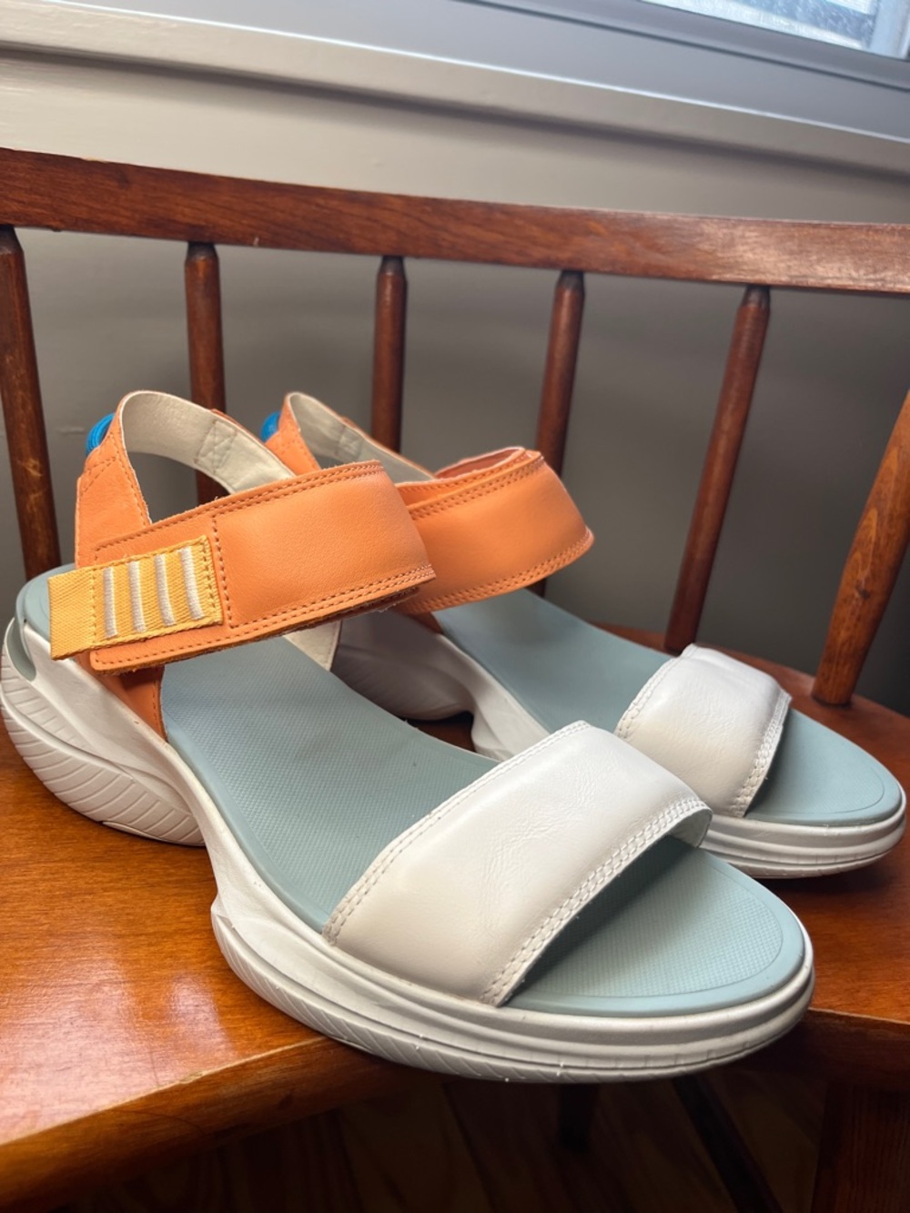 Sorel Women's Explorer Blitz Stride Sandals in the Paradiso/Peach Sea Salt Sz 10